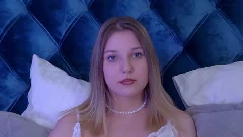 TinaBurton online show from 06-19-26, 05:17