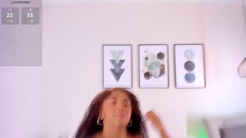 Snapshot of tinacurly chatting on 11-22-25, 11:31 Tina online show from 11-22-25, 11:31