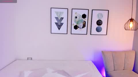 Snapshot of tinacurly chatting on 11-24-25, 11:43 Tina online show from 11-24-25, 11:43