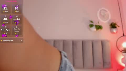 Snapshot of tinacurly chatting on 06-16-26, 09:06 Tina online show from 06-16-26, 09:06
