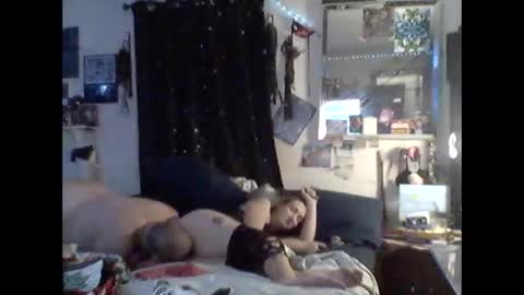 Snapshot of tinalover4u2 chatting on 03-19-26, 07:23 tinalover4u2 online show from 03-19-26, 07:23