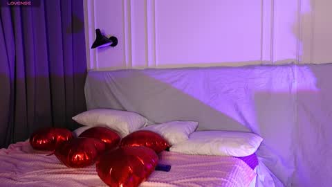 tinasiner online show from 02-12-25, 04:44