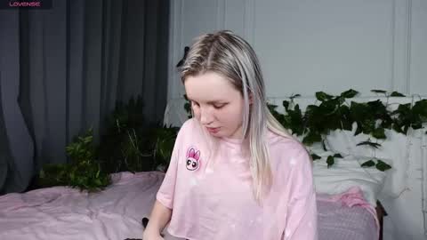 tinasiner online show from 03-12-25, 05:38