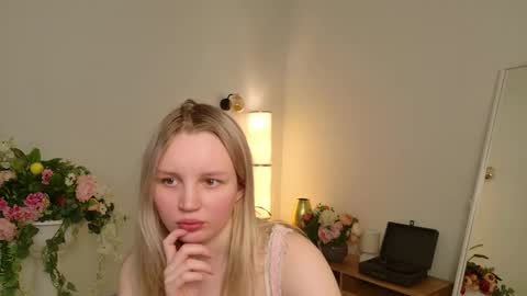 Snapshot of tinasiner chatting on 01-19-26, 11:47 tinasiner online show from 01-19-26, 11:47