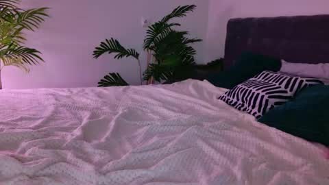 Snapshot of tinasiner chatting on 06-03-26, 02:33 tinasiner online show from 06-03-26, 02:33