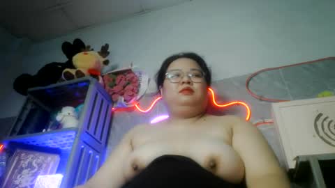 Snapshot of tini_bei chatting on 06-11-26, 04:05 tini_bei online show from 06-11-26, 04:05