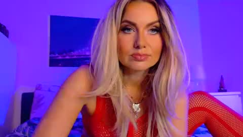 tinkerbell822 online show from 10-03-25, 08:22