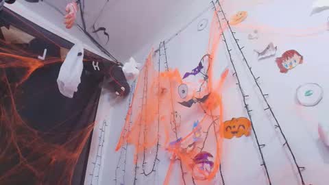 tinkerbell online show from 10-21-25, 07:25