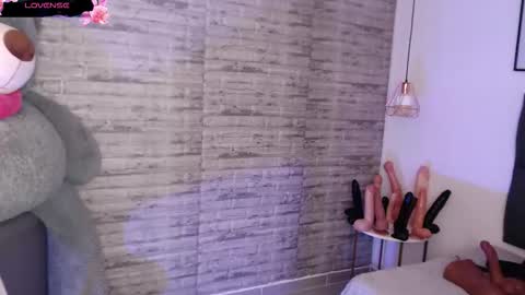 Tinna Goddess online show from 11-29-25, 12:08