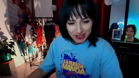 I AM BELLA  ----------- follow my  IG  TINNS 69 online show from 11-22-25, 02:43