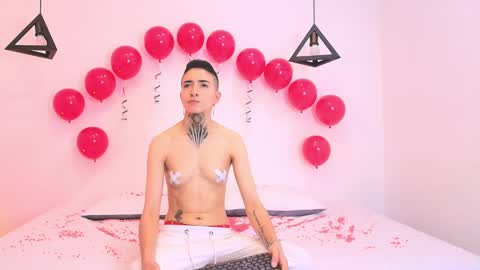 TINNY AND CANDY online show from 02-14-25, 01:51