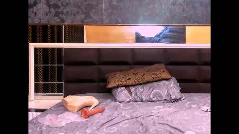 Millie online show from 11-09-25, 07:17