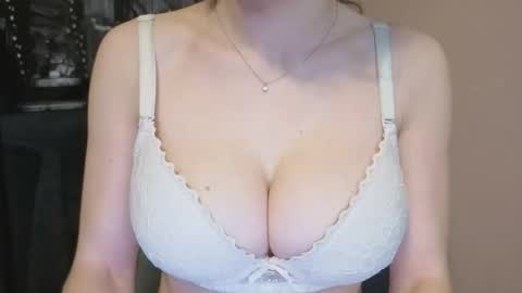 Lily online show from 02-04-25, 12:51