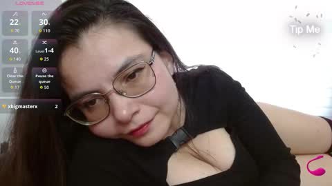 Snapshot of tiny_caroline chatting on 12-01-25, 10:15 Tiny Caroline online show from 12-01-25, 10:15