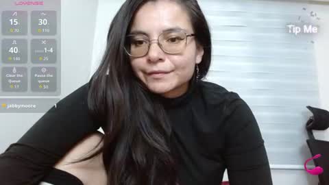Tiny Caroline online show from 07-18-26, 04:16
