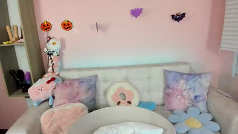 Snapshot of tiny_cora chatting on 10-09-25, 04:27 tiny_cora online show from 10-09-25, 04:27