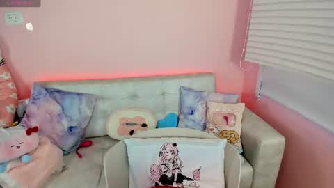 Snapshot of tiny_cora chatting on 06-19-26, 04:33 tiny_cora online show from 06-19-26, 04:33