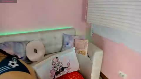Snapshot of tiny_cora chatting on 06-22-26, 04:48 tiny_cora online show from 06-22-26, 04:48