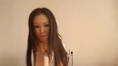 Lia online show from 05-01-26, 03:33