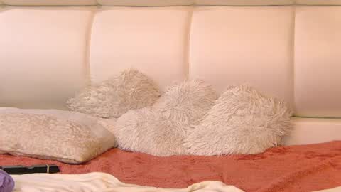 Snapshot of tiny_little_tease chatting on 07-14-26, 02:05 Pretty L online show from 07-14-26, 02:05
