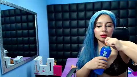 Snapshot of tiny_love_ chatting on 11-09-25, 04:00 tiny online show from 11-09-25, 04:00