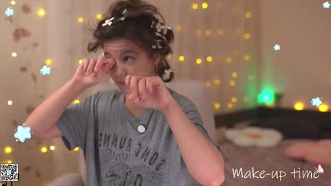 Snapshot of tiny_miracle chatting on 02-19-25, 01:50 Lyssa online show from 02-19-25, 01:50