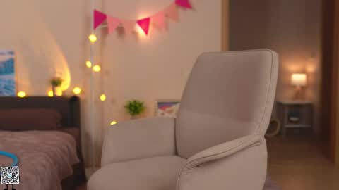 Snapshot of tiny_miracle chatting on 03-02-25, 07:12 Lyssa online show from 03-02-25, 07:12