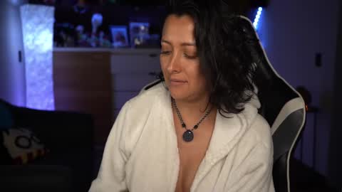 Snapshot of tiny_panther chatting on 03-07-25, 04:13 Ana Molly online show from 03-07-25, 04:13