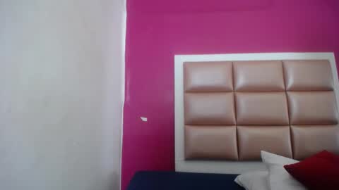 Snapshot of tiny_sarah1 chatting on 11-08-25, 09:42 tiny_sarah1 online show from 11-08-25, 09:42