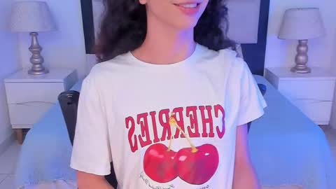 Thomm  Independent Model online show from 01-06-26, 09:24