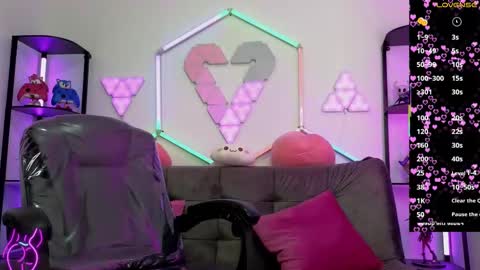 tiny_vixen_ online show from 01-24-25, 07:49