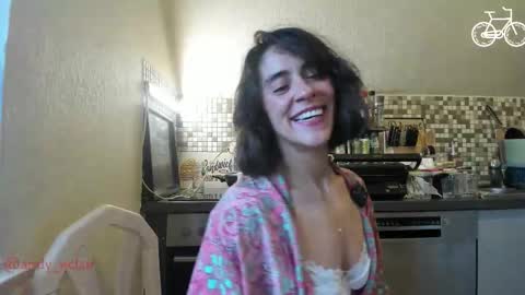 Snapshot of tiny_williams chatting on 03-11-26, 02:01 Tiny online show from 03-11-26, 02:01