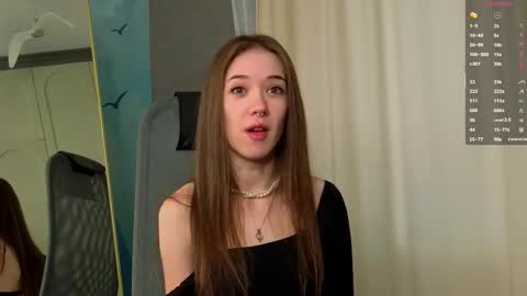 Snapshot of tinyanie chatting on 12-05-25, 06:11 Annie online show from 12-05-25, 06:11