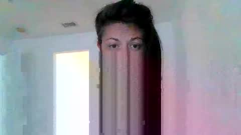 Snapshot of tinyassbossymilf chatting on 10-31-25, 05:58 tinyassbossymilf online show from 10-31-25, 05:58