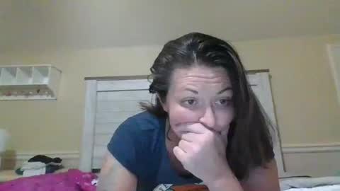 Snapshot of tinyassbossymilf chatting on 01-18-26, 05:22 tinyassbossymilf online show from 01-18-26, 05:22