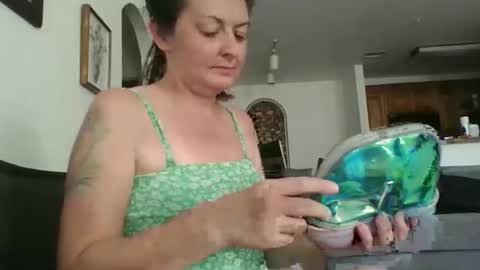 tinyassbossymilf online show from 04-17-26, 10:46