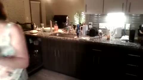 Snapshot of tinyassbossymilf chatting on 07-16-26, 07:47 tinyassbossymilf online show from 07-16-26, 07:47