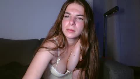 Snapshot of tinyheat chatting on 06-13-26, 12:30 Tiny online show from 06-13-26, 12:30