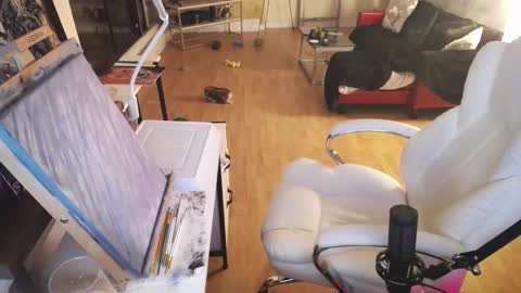 Snapshot of tinykylie chatting on 02-17-25, 03:58 stage Kylie Sinner brand CLITBAIT online show from 02-17-25, 03:58