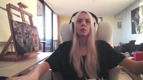 Snapshot of tinykylie chatting on 11-02-25, 08:44 stage Kylie Sinner brand CLITBAIT online show from 11-02-25, 08:44