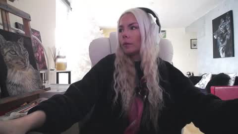 stage Kylie Sinner  brand CLITBAIT online show from 02-01-26, 06:28