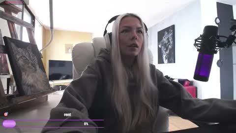 stage Kylie Sinner  brand CLITBAIT online show from 03-05-26, 04:14