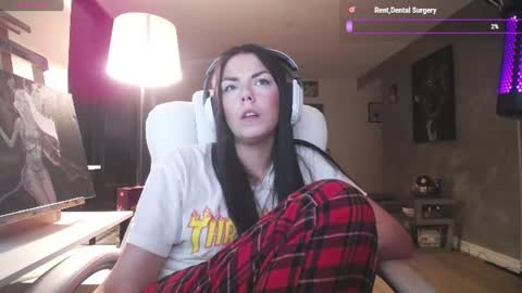 Snapshot of tinykylie chatting on 06-23-26, 03:37 stage Kylie Sinner brand CLITBAIT online show from 06-23-26, 03:37