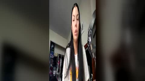 Snapshot of tinykylie chatting on 06-24-26, 12:15 stage Kylie Sinner brand CLITBAIT online show from 06-24-26, 12:15