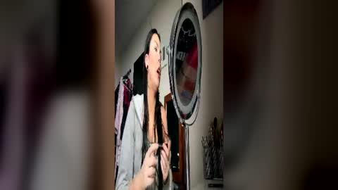 Snapshot of tinykylie chatting on 06-25-26, 06:01 stage Kylie Sinner brand CLITBAIT online show from 06-25-26, 06:01