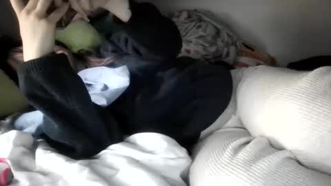 Snapshot of tinytittiexx chatting on 02-18-26, 05:42 tinytittiexx online show from 02-18-26, 05:42