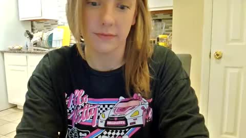 Snapshot of tinywithtiddies chatting on 01-15-26, 12:32 tinywithtiddies online show from 01-15-26, 12:32