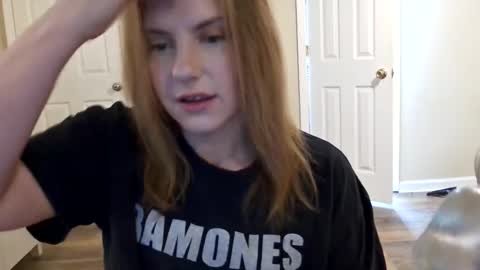 Snapshot of tinywithtiddies chatting on 01-16-26, 03:43 tinywithtiddies online show from 01-16-26, 03:43