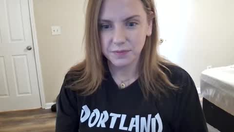 Snapshot of tinywithtiddies chatting on 01-19-26, 01:31 tinywithtiddies online show from 01-19-26, 01:31