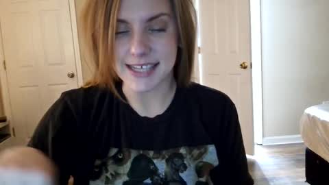 Snapshot of tinywithtiddies chatting on 02-10-26, 07:01 tinywithtiddies online show from 02-10-26, 07:01